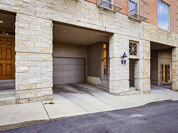 3rd image of 136 N Woodland Rd