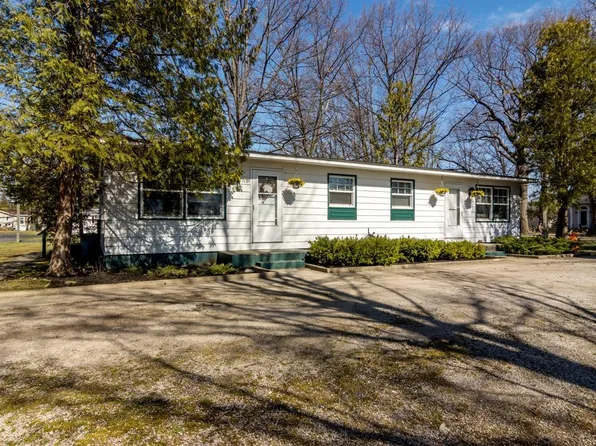 719 Ames St, Elk Rapids, MI 49629