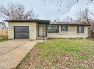 940 Crabtree Cv, Midwest City, OK 73110