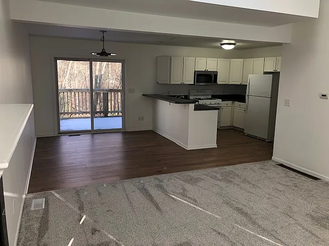 2 bed, 1.5 bath, 1500 sqft, $1,850 — Photo 2