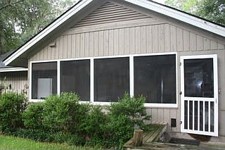 SCREEN PORCH OFF KITCHEN
