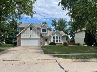 2708 Century Rd, Bellevue, NE 68123