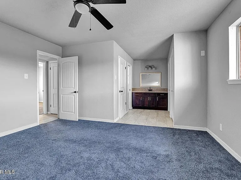 3709 Roslyn Dr — Photo 16