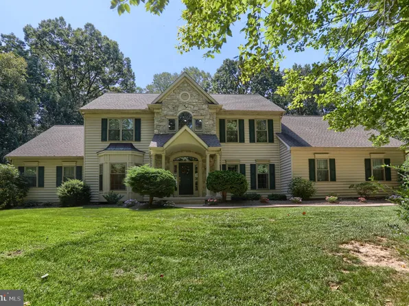 65 Deerfield Dr, Pequea, PA 17565