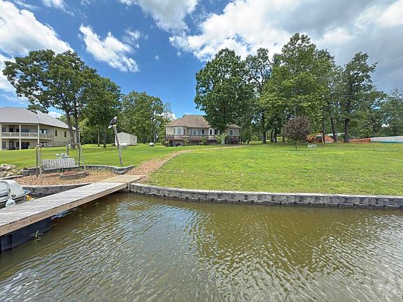 5th image of 523 E Tri Lakes Dr
