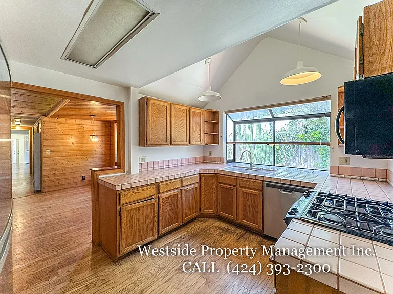 3124 Veteran Ave — Photo 12