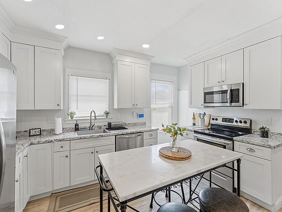 4th image of 9 Youlden Ave