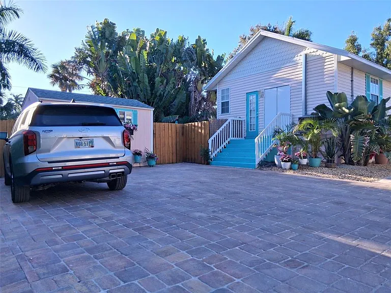 216 Berry St — Photo 14