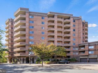 1050 N Stuart St APT 611, Arlington, VA 22201