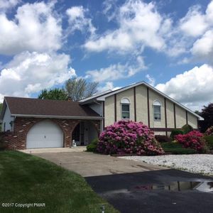 56 Hometown Ave, Tamaqua, PA, 18252