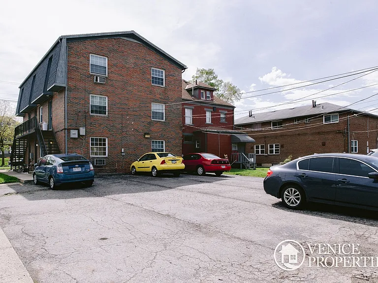 2 Bedroom On OSU Campus — Photo 11