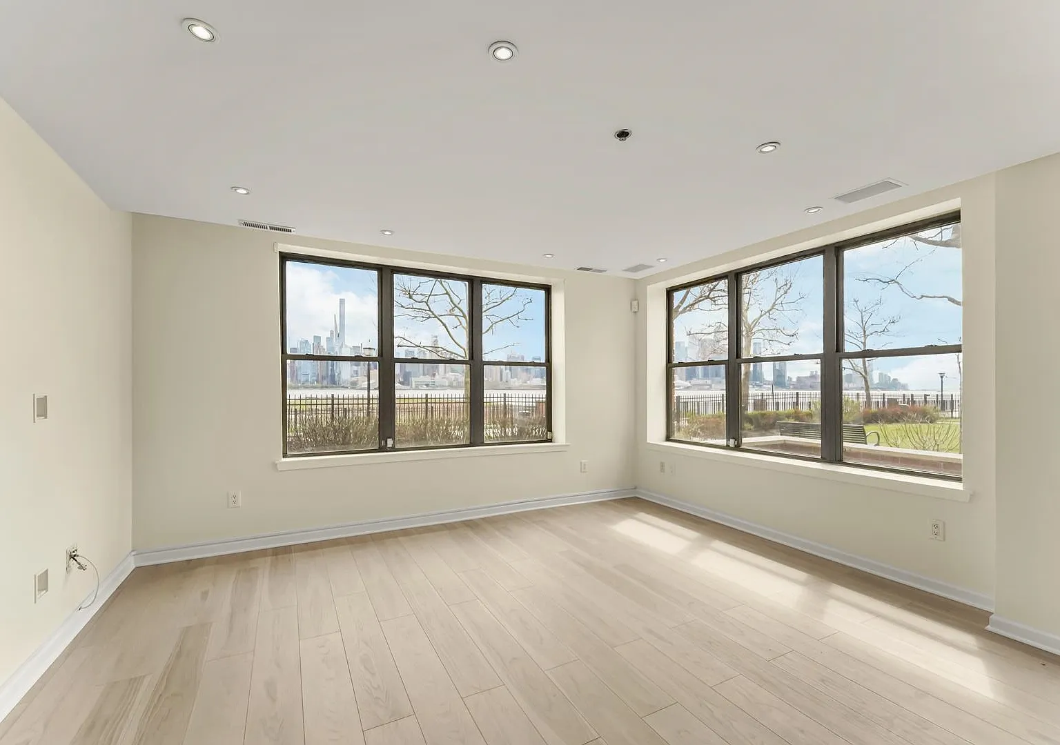 2 bed, 2.0 bath, $5,500 — Photo 2