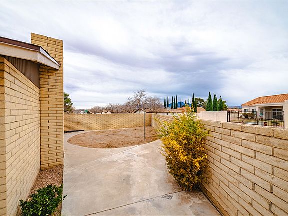 3rd image of 3005 N N Mark Drive Drive