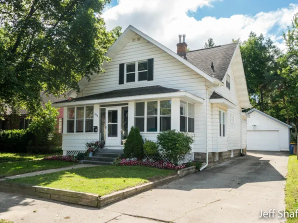 434 Elmwood St NE, Grand Rapids, MI 49505