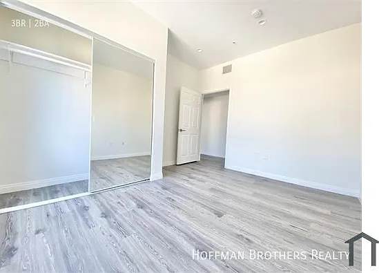 4655 Maplewood Ave #304 — Photo 8