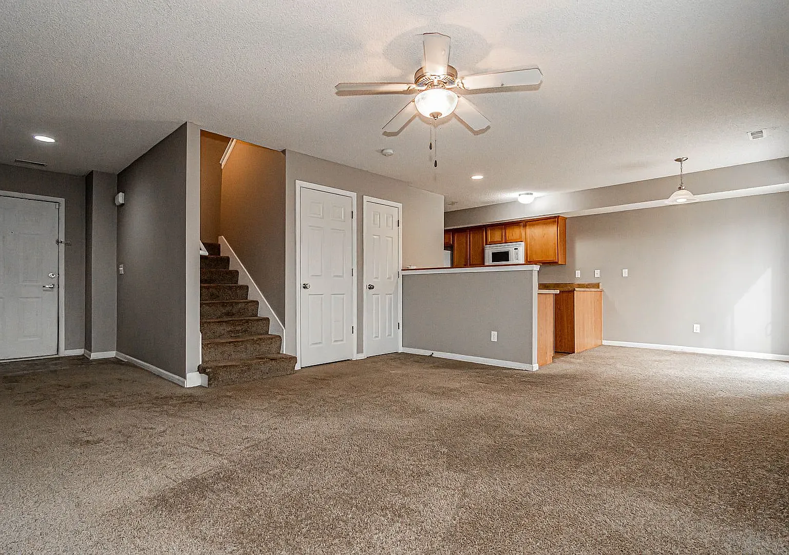 3 bed, 2.5 bath, 1680 sqft, $1,500 — Photo 4