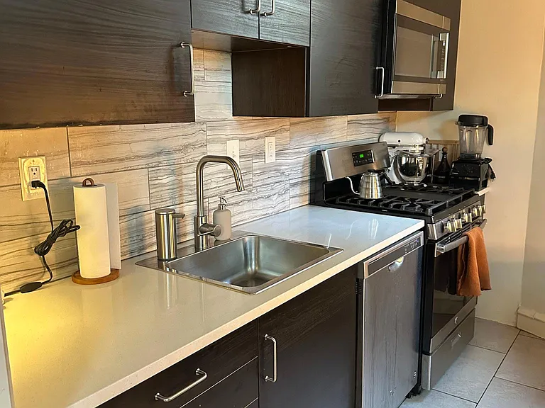 812 Pine St #2 — Photo 1