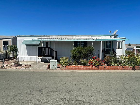3rd image of 46 Catalpa St