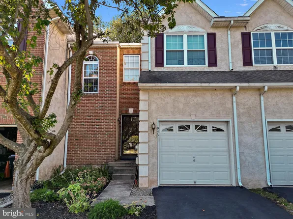 945 Shenkle Dr, Collegeville, PA 19426