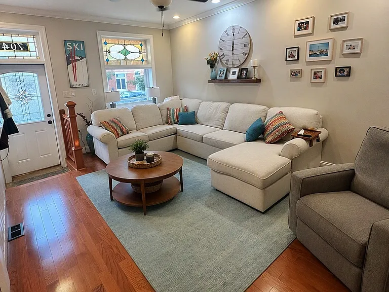 704 S Linwood Ave — Photo 1