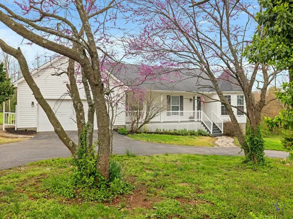 685 Waterworks Rd, Danville, KY 40422