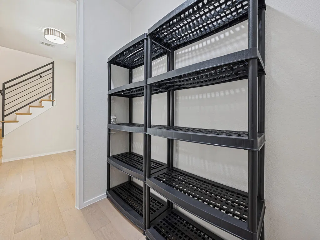 2 bed, 2.5 bath, 1510 sqft, $3,200 — Photo 4