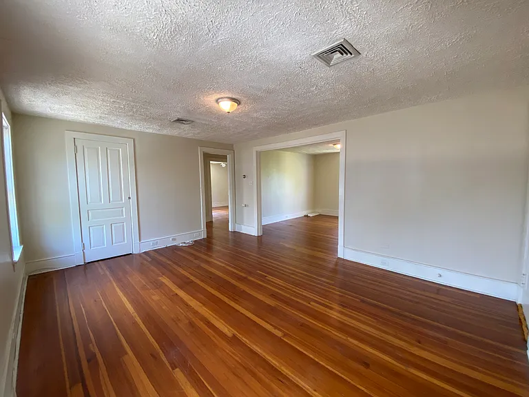 22 Walnut St — Photo 5