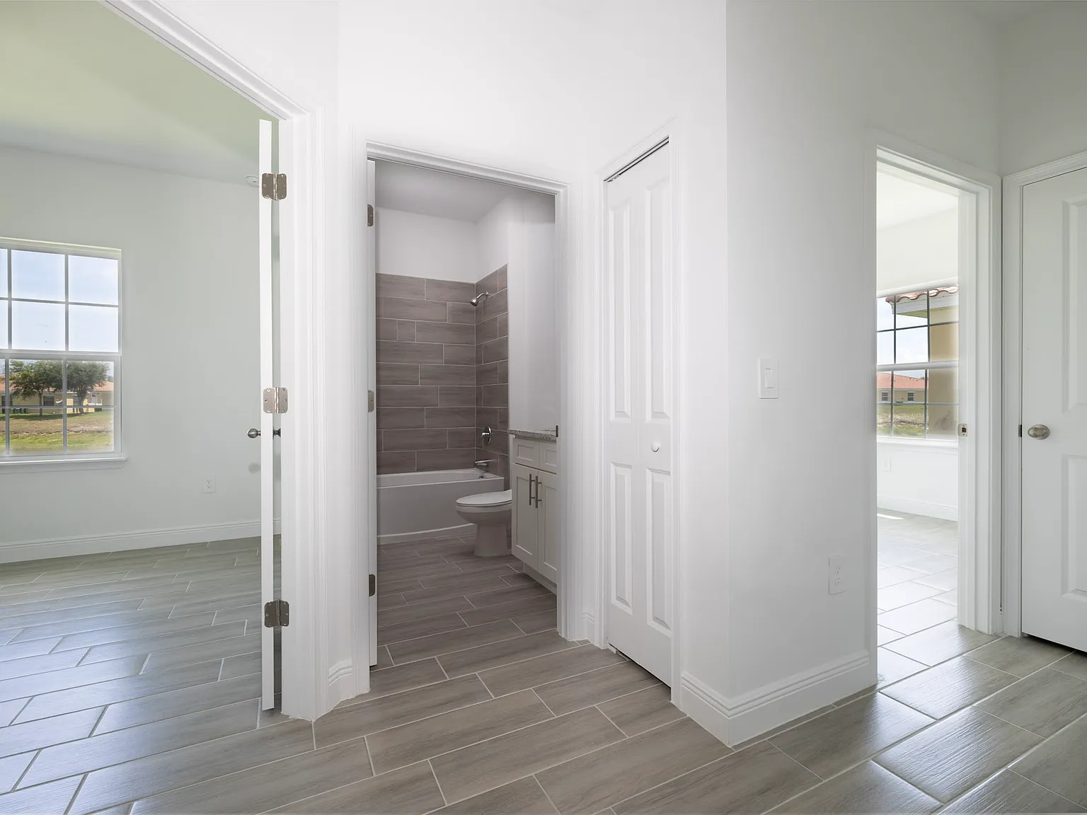 2 bed, 1055 sqft, $1,500 — Photo 2