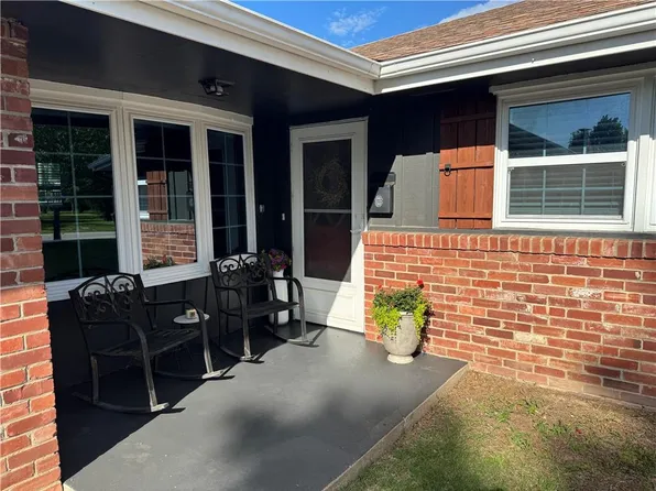 912 Circle Dr, Independence, KS 67301
