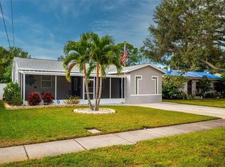 435 3rd St NW, Largo, FL 33770