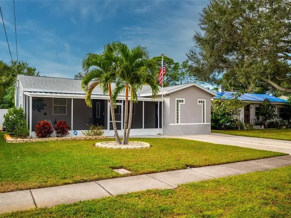 435 3rd St NW, Largo, FL 33770