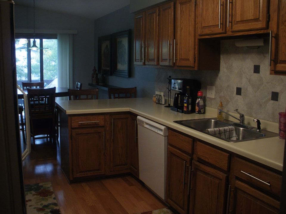 Hardwood in kitchen and dining rm