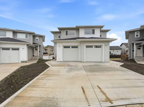 81 Pinnacle Close, Blackfalds, AB T4M 0M3