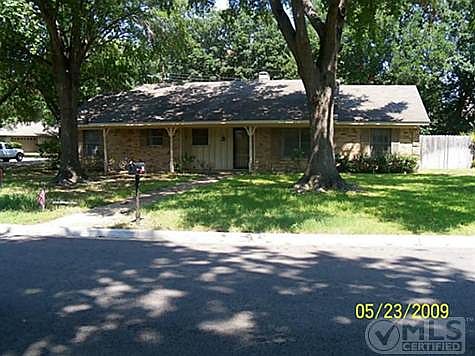 1st image of 908 Woodcastle Dr