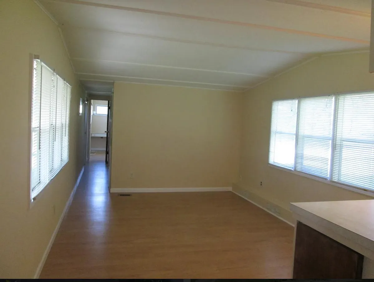 Building Photo - 1179 S Meadow Dr