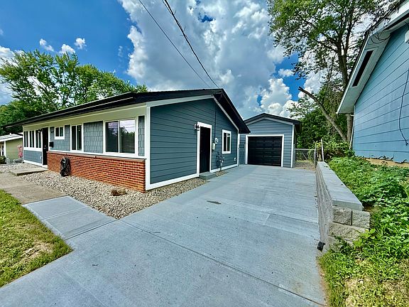 3rd image of 9677 Cedarhurst Dr
