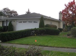 1223 W Green Acres Ln, Mount Prospect, IL