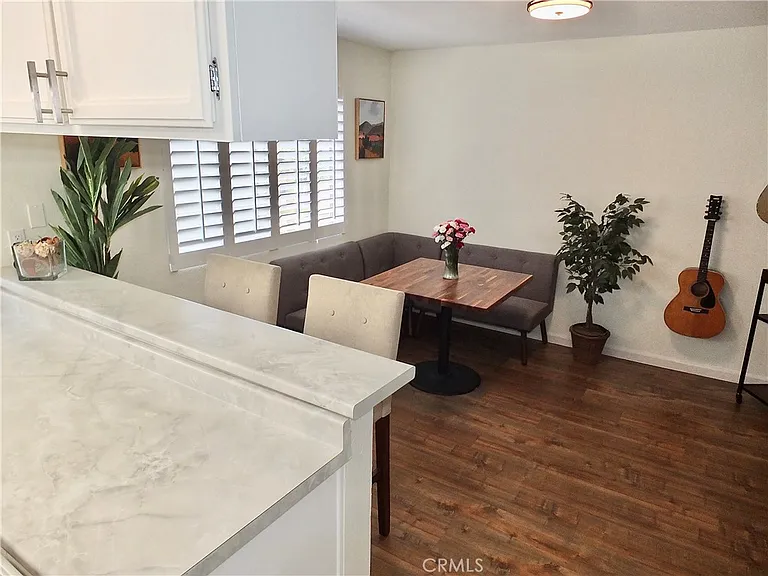 941 Elm Ave — Photo 12