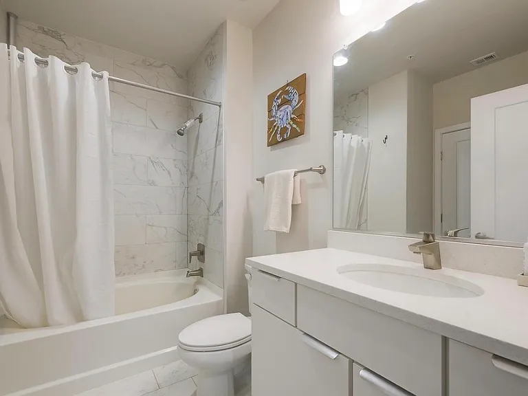 2000 Clarendon Blvd #303 — Photo 6