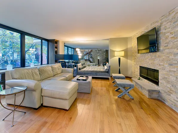 309 East 49th Street image 1 of 4