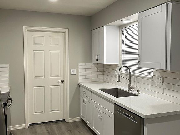 4th image of 9949 W Peoria Ave