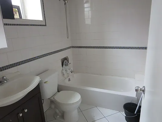 Rented by Eliaman Group, LLC | media 8