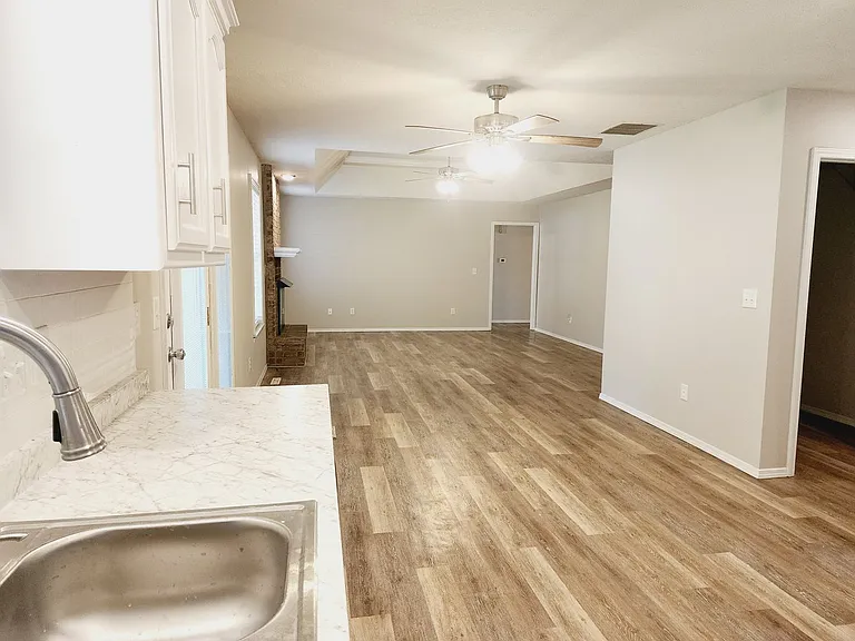 4303 S Sulgrove Ave — Photo 6