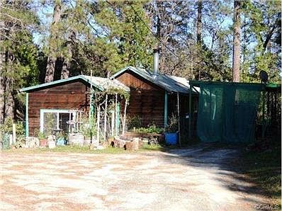 Rustic Cabin in wooded setting
