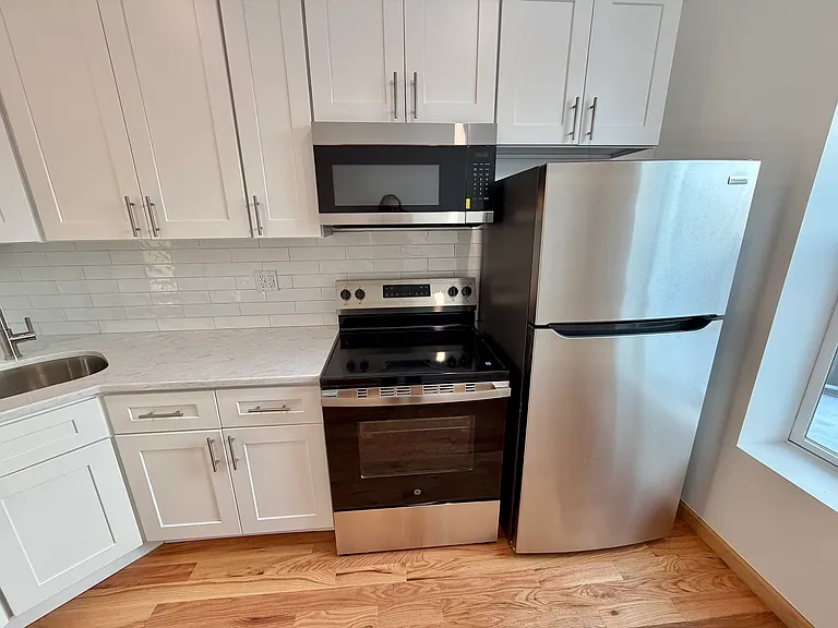663 Manhattan Ave #4 — Photo 19