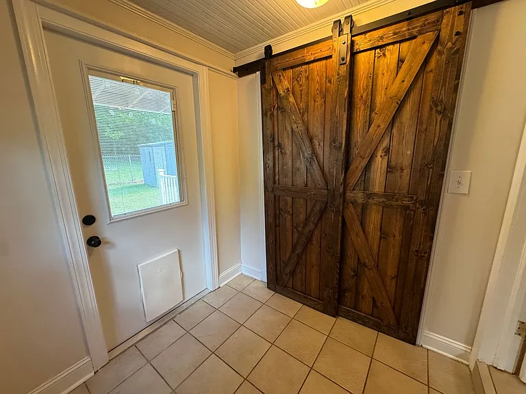 108 Morris Ave — Photo 16