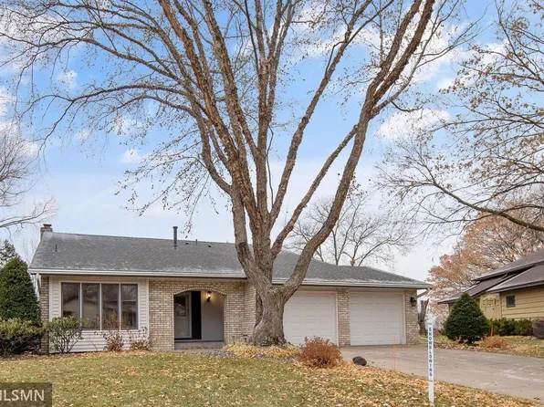 2038 Garden Ave, Falcon Heights, MN 55113