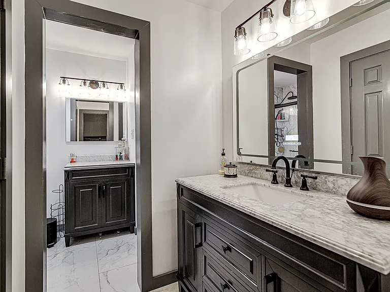 6112 Farmingdale Dr — Photo 14