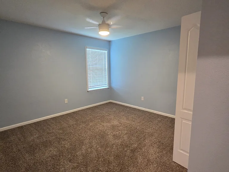 152 Ashwood Cir — Photo 16