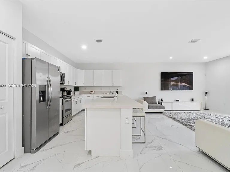 13305 SW 190th Ter — Photo 16